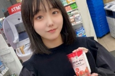 在一家快餐店打工的美少女被侵犯