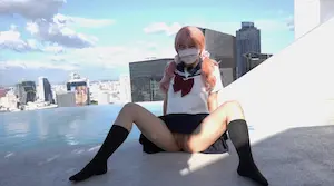国产原创自拍 日本jk少女，在顶楼泳池卖骚，回家脱了衣服就是干